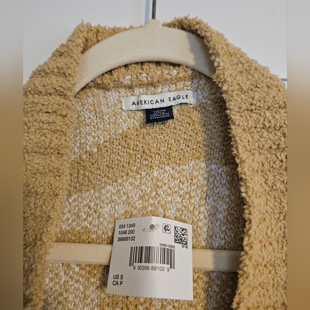 American Eagle Cardigan - Picture 3 of 4